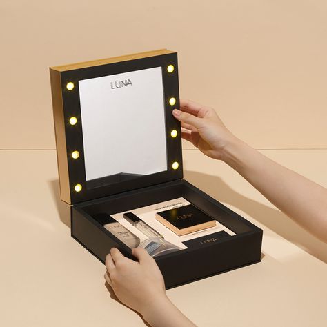 Box For Makeup, Pr Boxes, Beauty Gift Box, Pr Kit, Makeup Stand, Mirror Box, Mirror With Led Lights, Mini Makeup, Press Kit