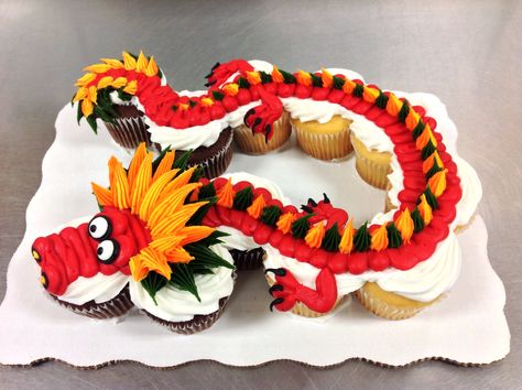 Another dragon by Leslie Schoenecker Dragon Cupcakes, Dragon Birthday Cakes, Cupcake Pull Apart, Pull Apart Cakes, Cupcake Cake Ideas, Pull Apart Cupcake, Pull Apart Cupcake Cake, Dragon Cakes, Pull Apart Cake