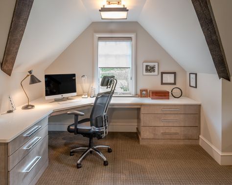 Attic Office Ideas, Loft Office Ideas, Attic Office, Rustic Home Offices, Attic Bedroom Designs, Attic Loft, Office Design Inspiration, Loft Office, Attic Design