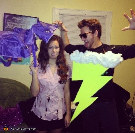 Lightening Costume, Couple Costume Diy, Lightning Costume, 2015 Halloween Costumes, Purim Costumes, Cardboard Costume, Costumes For Couples, Diy Couples Costumes, Struck By Lightning