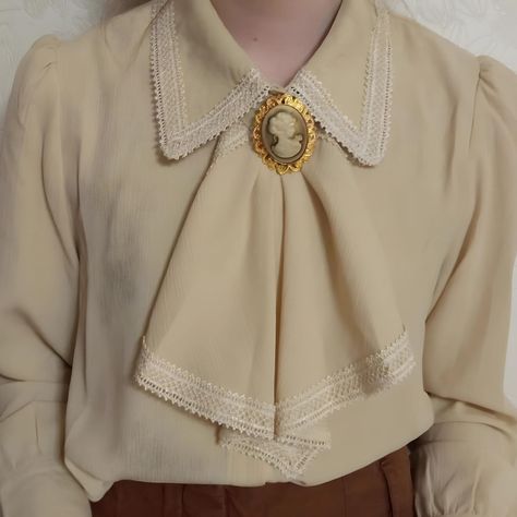 Modern Victorian Blouse, White Pirate Shirt Women, Victorian Aesthetic Fashion, Victorian Blouses For Women, Woman Shirt Design, Victorian Shirt Women, Victorian Style Outfits, Victorian Inspired Outfits, Pants And Shirt Outfit