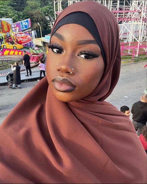 Two Nose Piercings, Black Hijabi Girl, Double Nostril Piercing, Double Nose Piercing, Black Kids Braids Hairstyles, Nose Piercing Ring, Cute Nose Piercings, Nose Piercing Stud, Face Piercings