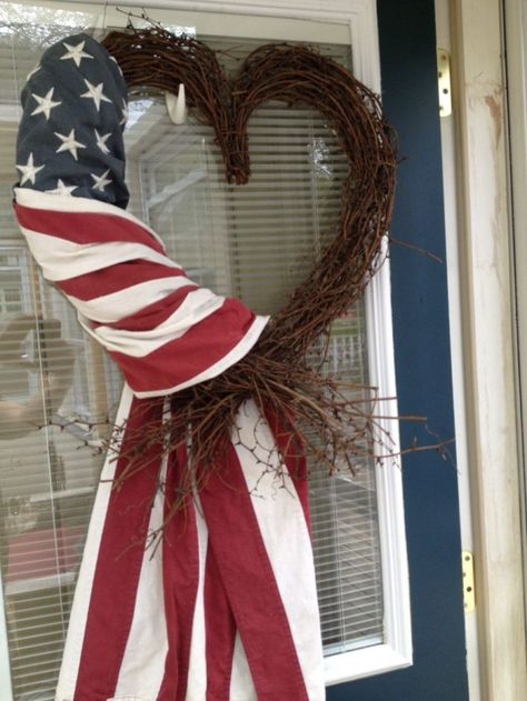 Patriotic Diy, American Flag Wreath, Flag Wreath, Fourth Of July Decor, July Decor, Diy Outdoor Decor, Patriotic Crafts, Diy Simple, 4th Of July Decorations