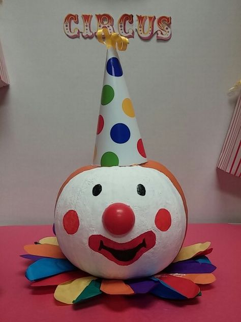 Clown Pumpkin, Craft Pumpkins, Creative Pumpkin Painting, Halloween Circus, Pumpkin Decorating Contest, No Carve Pumpkin Decorating, Backyard Design Ideas, Carving Pumpkins, Halloween Pumpkin Designs