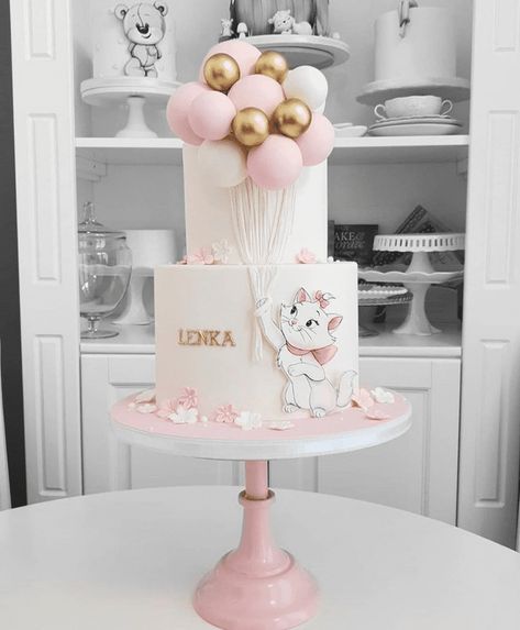 Aristocats Birthday, Cinderella Cake Designs, Bolo Snoopy, Aladdin Cake, Disney Birthday Cakes, Kitten Birthday, Cool Cake Designs, The Aristocats