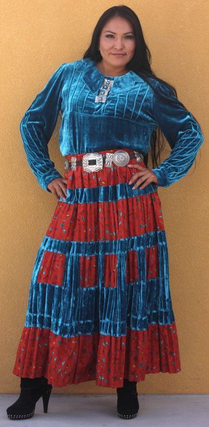 Navajo Outfits, Navajo Clothing, Navajo Dress, Navajo Wedding, Navajo Women, Native Dress, Native American Photos, Navajo Style, Western Wear Outfits