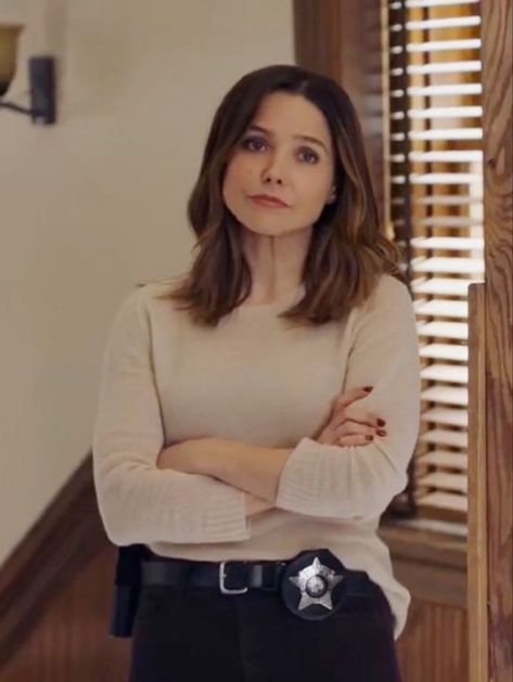 Cop Outfit, Cupcake Coloring Pages, Erin Lindsay, Turtle Drawing, Chicago Fashion, Drawing Wallpaper, Tv Show Outfits, Sophia Bush, Dark Feminine Aesthetic