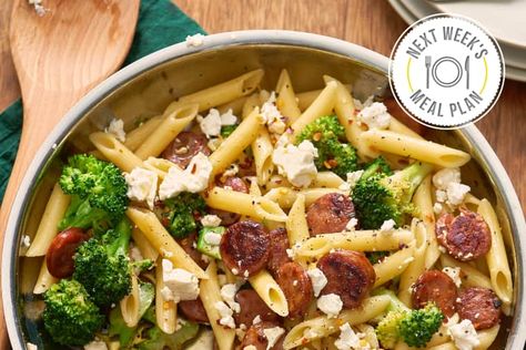 Dinners For Picky Eaters, Greek Chicken Pasta, Hummus Pasta, Feta Cheese Recipes, Dinner Quick, Quick Pasta, Filled Pasta, Feta Recipes, Feta Pasta