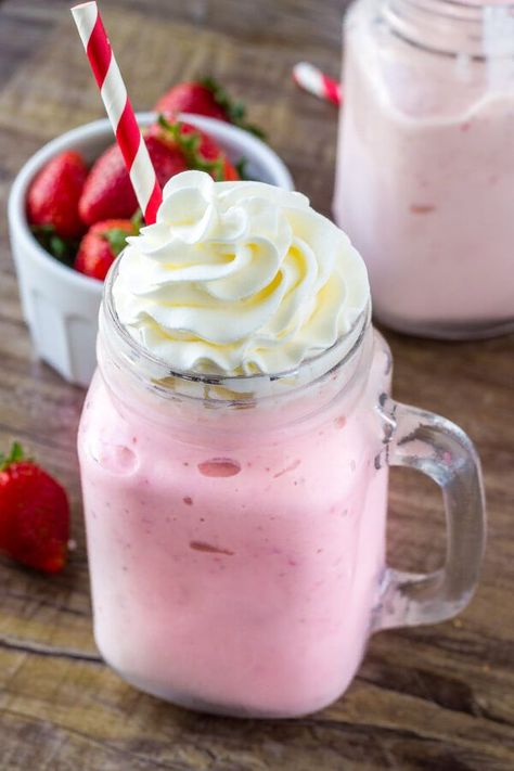 Learn ALL the secrets to making this super thick, extra creamy, strawberry milkshake. Made with real strawberries and vanilla ice cream - it's the perfect shake for a hot summer day. Is there anything better Strawberries Milkshake, Pink Milkshake, Milkshake Cup, Milkshake Recipe Strawberry, Milkshake Recipe Easy, Homemade Milkshake, Ice Cream Shake, Milkshake Recipe, Pineapple Smoothie