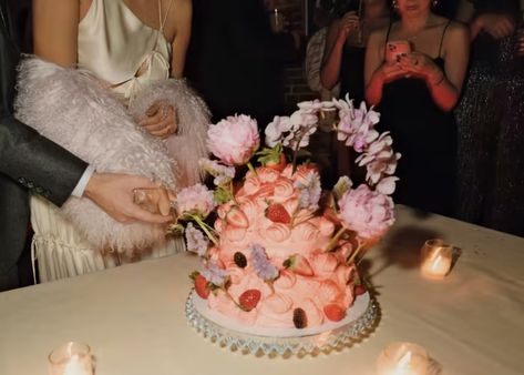 Wonky, weird and wonderful – wedding cakes with a difference | Financial Times Lime Tartlets, Gatsby Event, Violet Cakes, Passion Fruit Curd, Christina Tosi, Cake Cute, Butterfly Pea Tea, Rock Cake, White Chocolate Buttercream