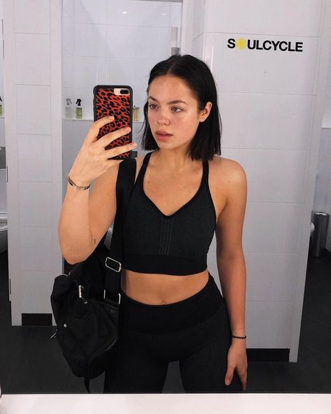 Claudia Sulewski, Short Pixie Bob, First Day Outfit, First Date Outfits, Small Black Dress, Pixie Bob, Body Inspiration, Sport Motivation, Bye Bye