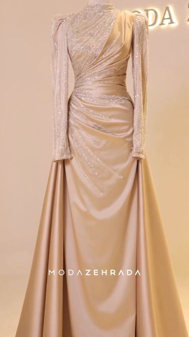 Dinner Gown Ideas, Hijabi Prom Dress, Prom Dress Hijab, Dress Hijab Party, Hijab Prom Dress, Prom Dresses Classy, Dress With Overlay, Hijab Dress Party, Wedding Dresses Videos