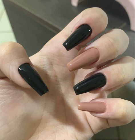 small tattoos designs for women small tattoos meaningful Simple Edgy Nails Acrylic, Black Brown Nails Acrylic, Tapers Square Nails, Mid Length Nails Acrylic Coffin, Nails Acrylic Matte, Nails Yellow, Black Acrylic Nails, Edgy Nails, Goth Nails