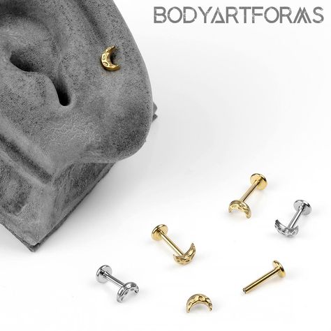 Whether you're looking to add a subtle sparkle or make a bold statement, our labret studs are perfect for all types of piercings—lips, ears, or anywhere you want to add a little shine. Link in bio to shop our labret jewelry today! Piercings Simple, Labret Jewelry, Circular Barbell, Labret Piercing, Labret Studs, Types Of Piercings, Usa Jewelry, Tongue Piercing, Beaded Rings