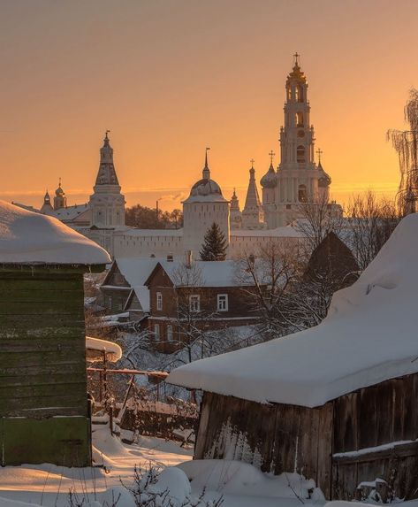 Old Russian Aesthetic, Russian Countryside, Eastern Europe Winter Aesthetic, Russia Countryside, Russia Architecture, Russian Cities Aesthetic, Russia Landscape, Russia Winter, Snowy Russia Aesthetic