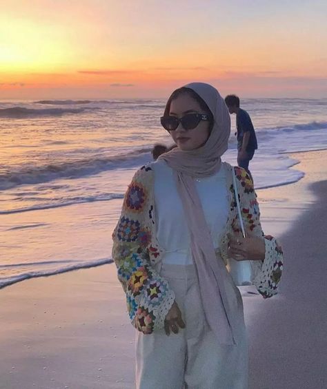 Outfit Hijab Pantai Simple, Ootd Bali Hijab, Bali Outfit Ideas Hijab, Outfit Hijab Pantai, Ootd Hijab Pantai, Tutorial Hijab Modern, Bali Outfit, Outfit Ideas Hijab, Simple Hijab