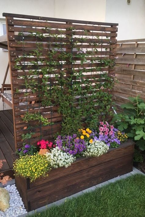 Privacy Landscaping, Wooden Planter, Deck Decorating Ideas, Outdoor Gardens Design, Backyard Garden Design, Small Backyard Patio, Summer Decorating, Deck Decorating, Backyard Patio Designs