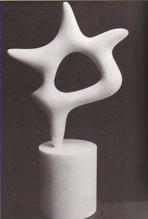 Jean Arp / Hans Arp, Strasbourg (1886-71966). Alsatian, sculptor, painter, poet and abstract artist. "The star". Hans Richter, White Sculpture, Hans Arp, Francis Picabia, Figurative Kunst, Jean Arp, Marcel Duchamp, Henry Moore, Alexander Calder