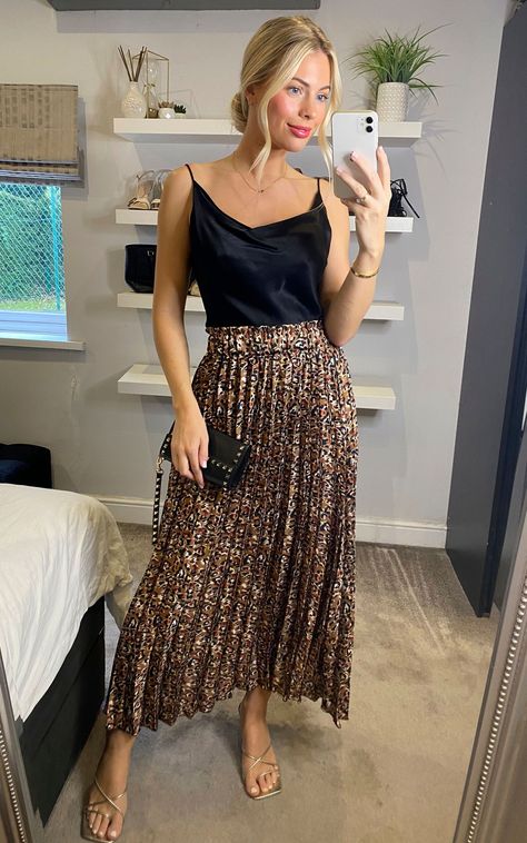 Pleated Skirt Party Outfit, Animal Print Midi Skirt Outfit, Dressy Skirts Outfits, Pleated Satin Skirt Outfit, Leopard Print Midi Skirt Outfit, Printed Pleated Skirt Outfit, Midi Pleated Skirt Outfit, Printed Midi Skirt Outfit, Printed Maxi Skirt Outfit