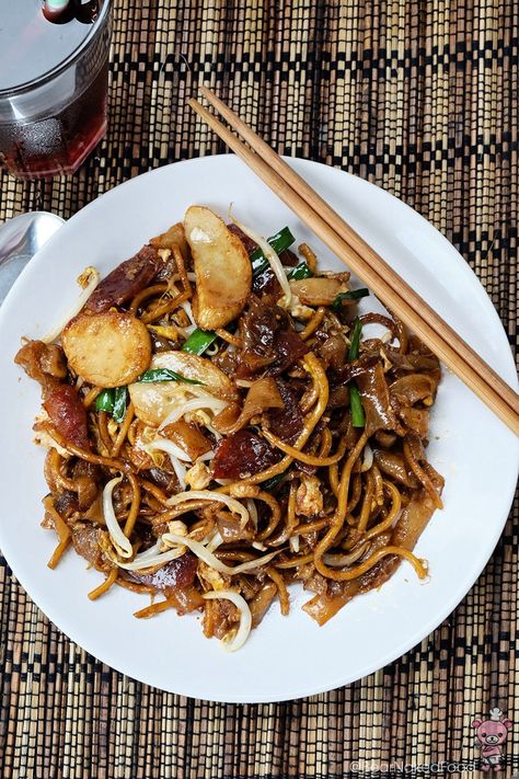 bear naked food char kway teow Char Kway Teow Recipe, Malaysian Noodles, Singapore Recipes, Mee Rebus, Char Kway Teow, Singaporean Food, Fried Rice Noodles, Chinese Sausage, Malay Food