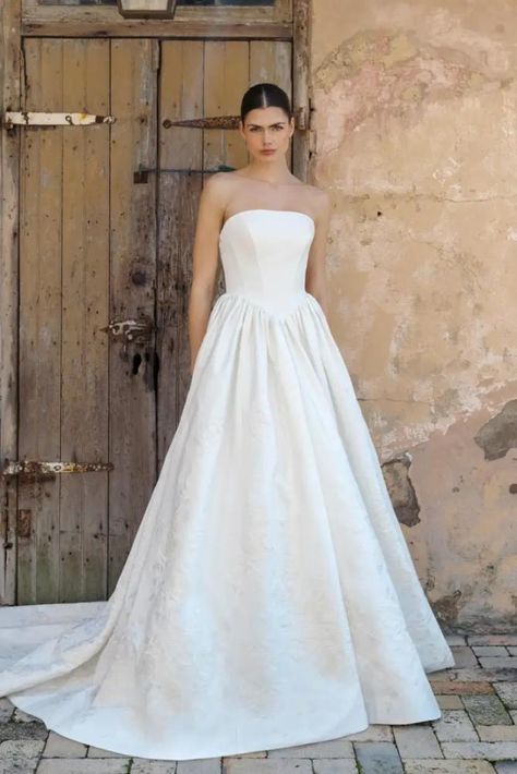 Blue Willow by Anne Barge St. Charles.                          Available during our Trunk Show Sept 27 - Oct 6 or by special request. Book your appointment today! Blue Willow Wedding, Granville Ohio, Wedding Gown Preservation, Anne Barge, Wedding Dress Shop, By Appointment Only, Top Wedding Dresses, St Charles, Wedding Dress Sizes