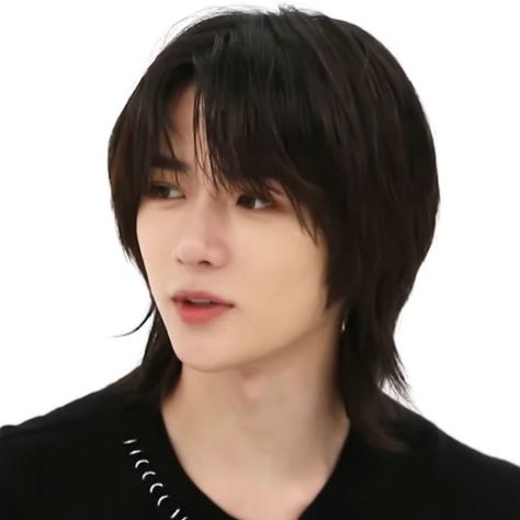 beomgyu pics on Twitter: "he's so ethereal… " Beomgyu Mullet, Hairstyle Short Hair, Beomgyu Wallpaper, Hairstyle Short, Hair Icon, Choi Beomgyu, Mullet Hairstyle, Short Styles, Pretty Men