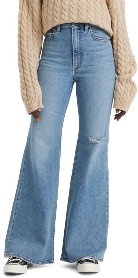 Levi's Women's Ribcage Bottom Jeans, Ringing Bells, 26 at Amazon Women's Jeans store Jeans Store, Winter Must Haves, Bottom Jeans, Perfect Jeans, Fall Street Style, Levis Women, Bell Bottom, Flared Jeans, Jeans Flare