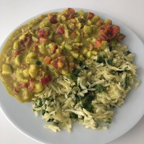 Raw Vegan Curry, Raw Vegan Indian Recipes, Chilli Dishes, High Raw Vegan, Raw Vegan Pasta, Raw Veganism, Body Kindness, Raw Dinner, Raw Vegan Recipes Easy