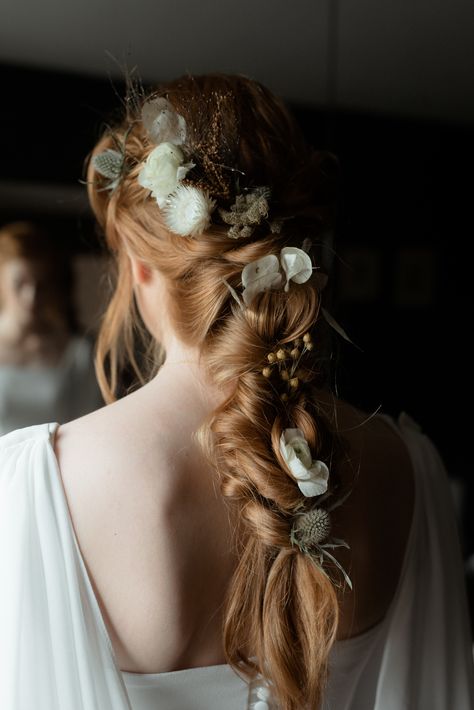 Scotland elopement wedding hair style inspiration Scottish Wedding Hairstyles, Traditional Scottish Hairstyles, Scottish Hairstyles, Brave Wedding, Scottish Wedding Dresses, Scotland Elopement, Scottish Women, Traditional Hairstyle, Scotland Wedding