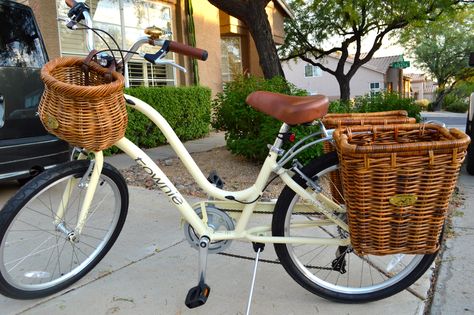 My new bike: an Electra Townie 7D with Nantucket Bike Baskets - rear baskets yes? Townie Bike, Cruiser Bike Accessories, Nantucket Bike Basket, Bici Retro, Bike Baskets, White Bicycle, Bike Restoration, Bicycle Chic, Bike With Basket