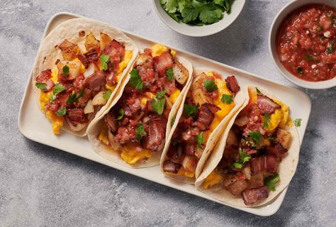 In many parts of Texas, breakfast tacos are a way of life. Once you’ve got this potato and bacon version down, you’ll be well on your way to figuring out your own favorite breakfast taco combination. Tex Mex Breakfast, Texas Breakfast, Breakfast Tacos Recipe, Breakfast Skillet Recipes, Breakfast Taco, Potato Bacon, Smoothie Ideas, Taco Ingredients, American Breakfast