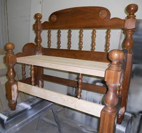 Repurposed Headboard, Headboard Benches, Awesome Woodworking Ideas, Diy Headboard, Woodworking Bench, Refurbished Furniture, Woodworking Furniture, Wooden Bed, Recycled Furniture