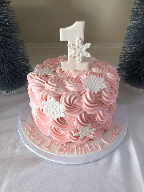 Winter Onderland Birthday, Winter Onederland Party Girl 1st Birthdays, Winter Onederland Party Girl, Winter Onederland Cake, First Birthday Winter, Winter Wonderland Birthday Party, Winter Onederland Birthday Party, 1st Birthday Girl Decorations, Winter Onederland Party