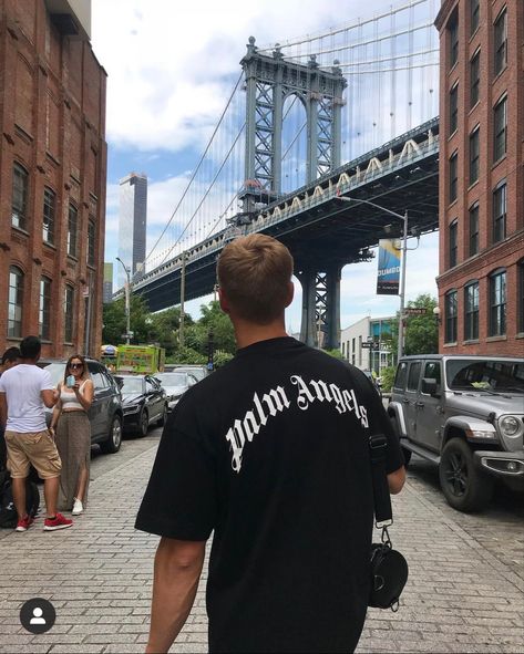 New York Picture Ideas Men, New York Aesthetic Men, New York Boy Aesthetic, Nyc Boys, Nyc Instagram Pictures, New York Picture Ideas, Nyc Picture Ideas, New York Photo Ideas, Nyc Photo Ideas