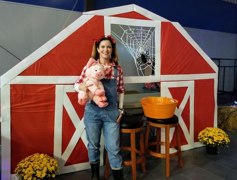 Charlottes Web Decorating Ideas, Charlotte's Web Trunk Or Treat Ideas, Farmer Trunk Or Treat Ideas, Charlottes Web Decor, Trunk Or Treat Charlottes Web, Barn Trunk Or Treat Theme, Charlottes Web Costume Ideas, Charlotte's Web Trunk Or Treat, Farmer Trunk Or Treat