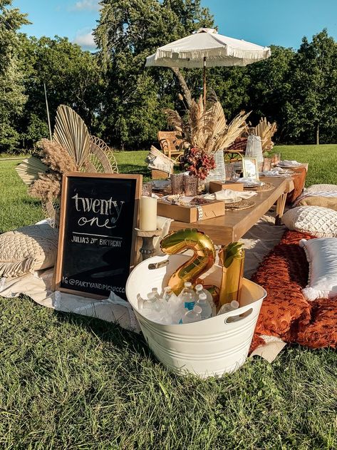 Boho 21st Birthday Picnic Boho 21st Birthday, 21st Birthday Picnic, 18th Party Ideas, Beautiful Friday, Boho Birthday Party, Birthday Picnic, 21st Birthday Party, 21st Party, Picnic Birthday