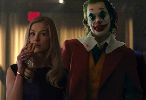 amy dunne gone girl joker american psycho rosamund pike wine female joker joaquin phoenix Amy Dunne Aesthetic, Amy Dunne, Love Quinn, Scene Aesthetic, Dont Forget Me, Gone Girl, Scarlet, Don't Forget, Halloween Face Makeup