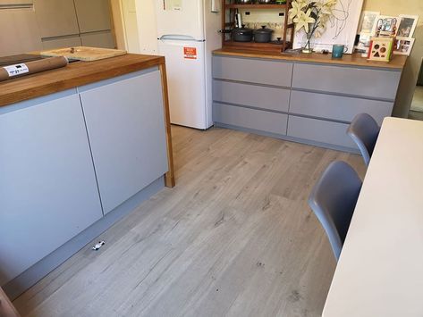 A SAVVY homeowner who couldn’t afford to finish their “expensive kitchen” has spruced up an old set of drawers to complete it – and people are amazed by how good it looks. Instead of spending a fortune on extending her expensive kitchen fit out, the crafty mum covered some cheap IKEA drawers in stickyback plastic […] Ikea Malm Drawers, Expensive Kitchen, Malm Drawers, Ikea Drawers, Oak Bench, Ikea Malm, Set Of Drawers, Kitchen Benches, Kitchen Units