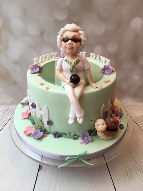 Fondant Cakes Birthday Woman, Retirement Cakes Ideas For Women, Grandma Cake, Spa Cake, 80 Birthday, Fondant Cakes Birthday, 80 Birthday Cake, Cake Cafe, Cake Wrecks