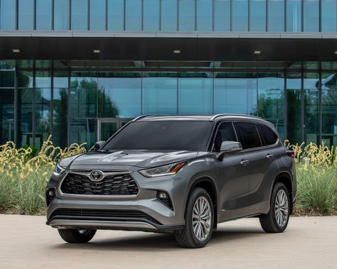 2025 Toyota Highlander Screen Acreage Grows, Hybrid Adds Standard AWD Nascar Racers, Best Pickup Truck, Toyota Highlander Hybrid, Car Buying Guide, Digital Gauge, Mid Size Suv, Toyota Sienna, 25th Birthday, Toyota Highlander