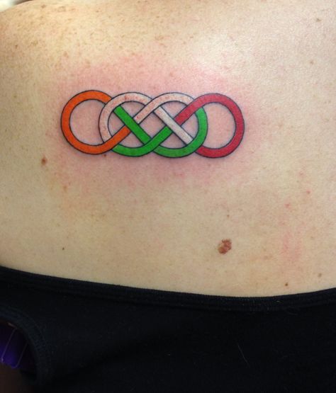 Double Infinity Knot  Irish & Italian flag colors for myself & husband. Italian And Irish Tattoo, Irish Italian Tattoo, Italian Flag Tattoo, Italian Tattoo Ideas, Tatts Ideas, Irish Tattoo, Celtic Alphabet, Italian Flag Colors, Tattoo Wedding