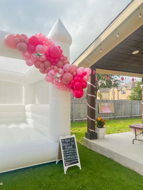 Pink balloon garland for princess party! #princess #princessparty #balloons #balloonarch #balloongarland #balloondecor #balloondecoration #balloonartist #whitebouncehouse #party #partydecor #pinktheme #princessparty Pink Balloon Garland, Pink Balloons, Pink Themes, Bounce House, Balloon Arch, Princess Party, Balloon Garland, Balloon Decorations, Balloons