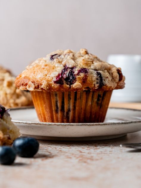 These light and fluffy Blueberry Buttermilk Muffins with Streusel Topping will make your kitchen feel like a bakery! Maultaschen Recipe, Medovik Recipe, Blueberry Buttermilk Muffins, Buttermilk Blueberry Muffins, Muffins With Streusel Topping, Russian Honey Cake, Blueberry Streusel Muffins, Buttermilk Muffins, Pecan Rolls