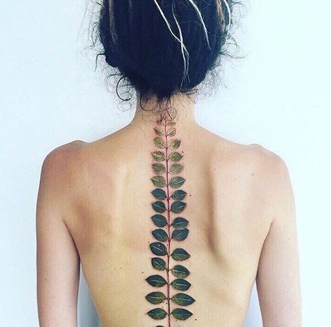 plant spine tattoo Organic Tattoo, Girl Back Tattoos, Tattoo Magazine, Nature Tattoo, Plant Tattoo, Tatuaje A Color, Botanical Tattoo, Most Popular Tattoos, Spine Tattoo