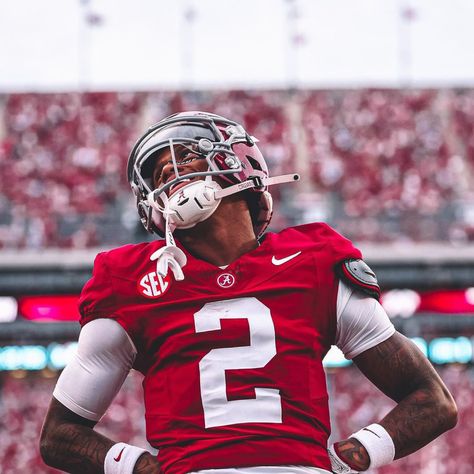 Ryan Williams Alabama, Alabama Football Pictures, Alabama Wallpaper, Cool Football Pictures, Ja Morant Style, Football Motivation, Football Pics, College Football Players, Nfl Football Pictures