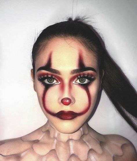 Spooky Halloween Makeup, Halloween Makeup Clown, Halloween Costumes Diy Couples, Halloween Contact Lenses, Halloween Makeup Ideas, Cool Halloween Makeup, Halloween Eye Makeup, Halloween Eyes, Scary Costumes