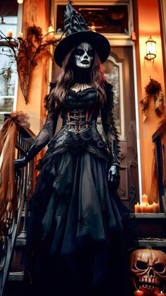 Scary Witch Costume Ideas, Scary Witch Costume, Scary Fashion, Witches Aesthetic, List Of Halloween Costumes, Witches Costumes For Women, Summoning Spells, Witches And Warlocks, Creepy Halloween Party