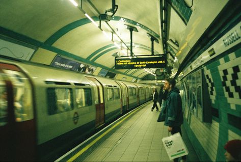 Tube Train Aesthetic, Nicki Core Aesthetic, London Underground Photography, Urban London Aesthetic, London Green Aesthetic, London Detective Aesthetic, London Tube Photography, British 80s Aesthetic, London 70s Aesthetic