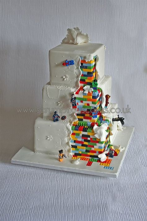 3 Tier Square Wedding Cake, Lego Wedding Cake, Superhero Wedding Cake, Lego Wedding Cakes, Lego Superheroes, Square Wedding Cake, Lego Wedding, Superhero Wedding, Square Wedding Cakes