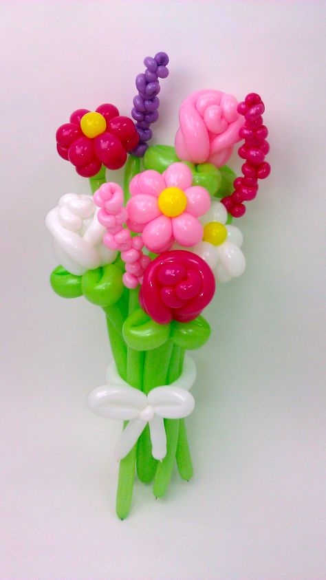 Balloon Animals Palm Beach Pink & White Daisy Rose Balloon Bouquet 1 Balloon Flower Bouquet, Baloon Art, Balloons Galore, Twisting Balloons, Balloon Modelling, Balloon Crafts, Balloon Twisting, Balloon Sculptures, Balloon Centerpieces